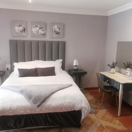 Ferienwohnung The Pheasant Boksburg Exterior foto